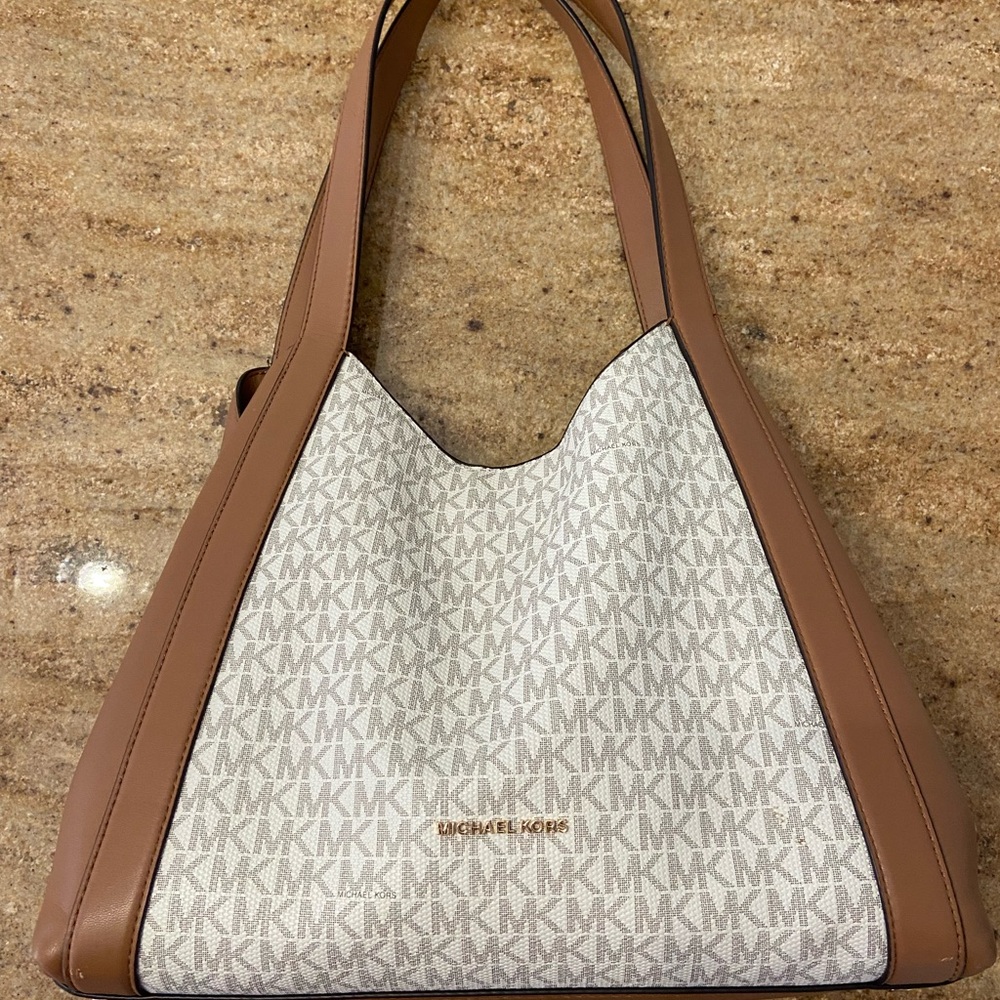 Michael Kors Tan and White Shoulder Bag